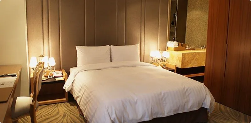 Grammos Hotel Seoul 3*,